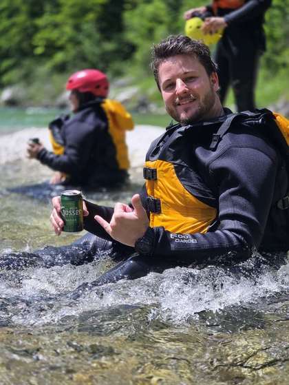 Rafting-Pause im Fluss, Steiermark
